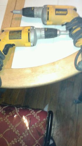 DEWALT DW272 SCREW GUNS. LOT OF 2