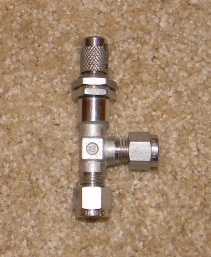 Nupro 316 SS Angle Pattern Metering Valve 1/4&#034; Swagelok - NOS