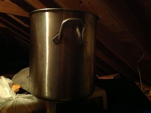 Pot/Stock pot 40 Qt. Stainless Steel