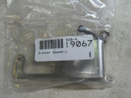 (X1-2) 1 NEW TRITRONICS 19067 BRACKET ASSEMBLY-
							
							show original title