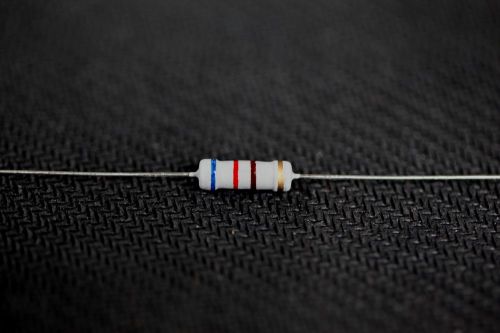 10 pc carbon film 1 watt resistors 620 ohm / 620  +/- 5% cr-1w-620 for sale