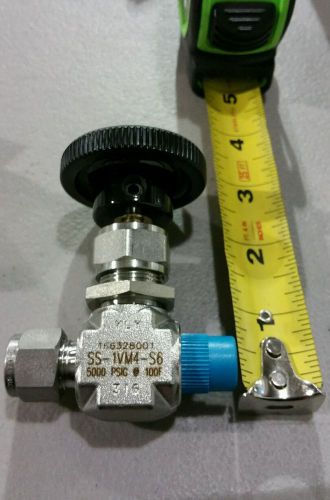 Swagelok/Whitey Needle Valve 5000 psi -- SS-1VM4-S6 -- New