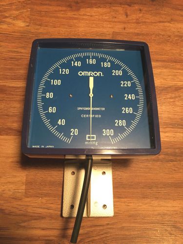 OMRON SPHYGMOMANOMETER 90660 with 2 Wall Mount Brackets NICE!!