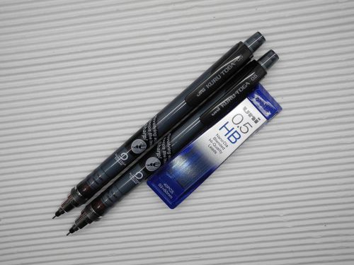 Uni-Ball UNI KURU TOGA M5-450T 0.5mm mechanical pencil free leads (Smoke Body)