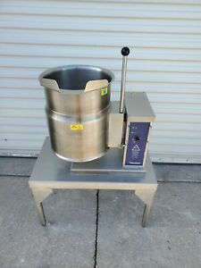 Cleveland Electric 6 Gallon 2/3rd Steam Jacketed Soup Sauce Tilt Kettle KET-6-T