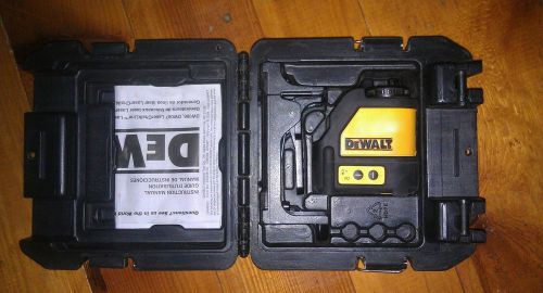 DeWALT - Laser Chalk Line Model: DW087 w/ Case &amp; Mounting Bracket