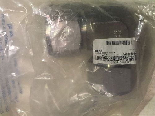 New swagelok 1-1/2&#034; od tube union elbow 90 ss-2400-9 sc11 cleaned high purity for sale