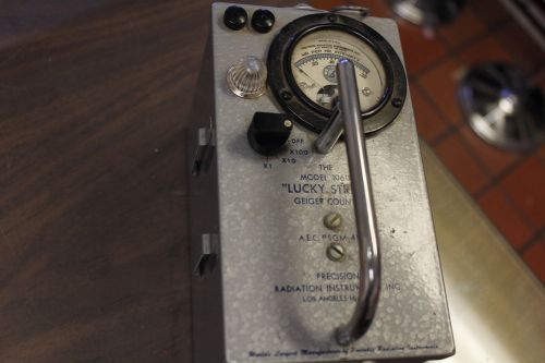 PRECISION RADIATION INSTRUMENTS INC. Mod. 106B &#034;Lucky Strike&#034; Geiger Counter