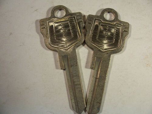 2 KEYS  OLD VINTAGE FORD MERCURY  LINCOLN 1958 TO 1968   UNCUT KEYS   LOCKSMITH