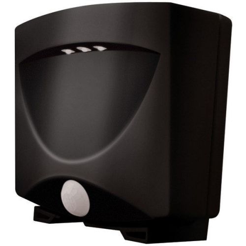 Maxsa Innovations 40342 Battery-Powered Motion-Activated Outdoor Night Light Blk