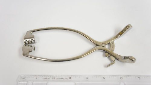 Weitlaner Retractor 4x4 7&#034;