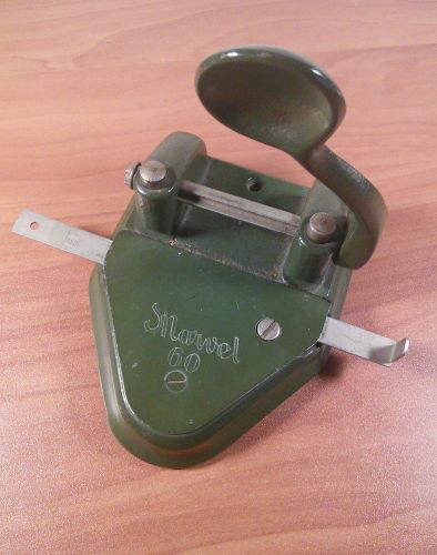 VINTAGE GREEN MARVEL 2 HOLE PUNCH MODEL NO. 60 WILSON JONES CO