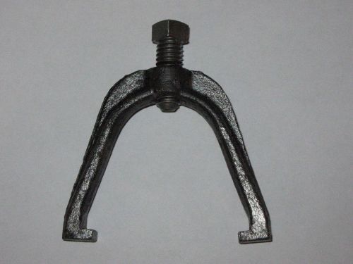 Old Briggs &amp; Stratton Gas Engine Carburetor Manifold Mounting Clamp PB