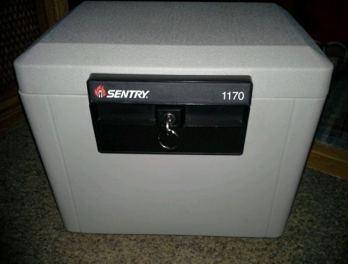 SENTRY 1170 SAFE FIRE SECURITY FILE 0.6 CU FT