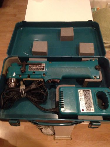 Makita Cordless Angle Drill Model DA3000D