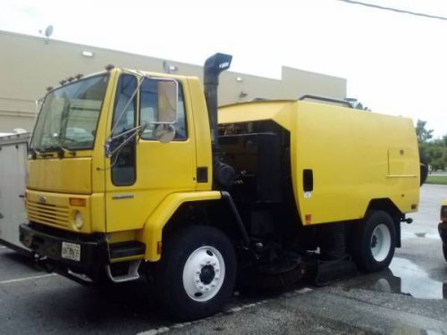 2003 Schwarze A-7000 Regenerative Air Sweeper