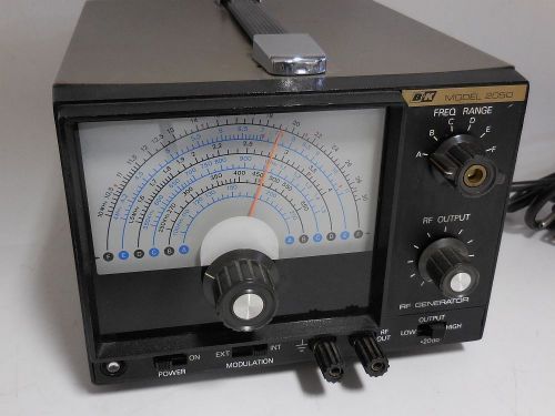 VERY GOOD WIDE RANGE B&amp;K 2050 SOLID STATE 100KHZ-30MHZ RF SIGNAL GENERATOR