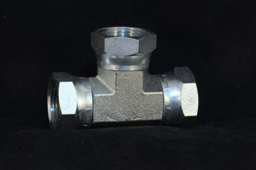 Hydraulic Swivel Tee  3/4 x 3/4 x 3/4 NPTF