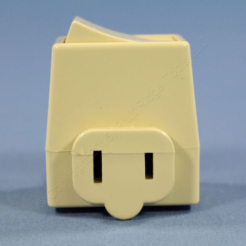 Cooper Ivory Indoor Plug-In Polarized Rocker Switch Outlet 13A 125V BP4404V