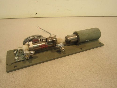 Bimba Pneumatic Actuator with 1&#034; Steel Punch Rod 092-DXPBM NSN: 5340DSHDWAREC