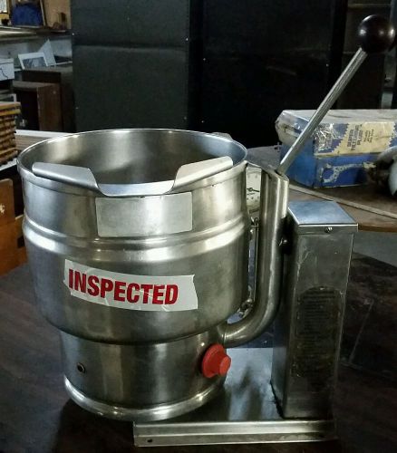 GROEN TBD/6-10 TILT STEAM KETTLE OHM TESTED 3 PHASE