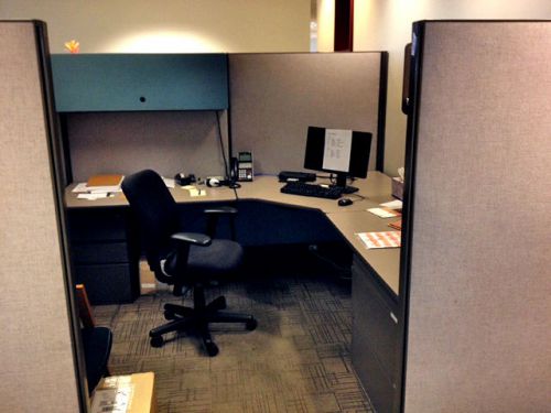 CUB-041 - Gray - 8&#039; x 8&#039; Herman Miller A02 Cubicles