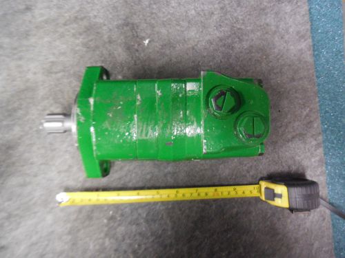 NEW JOHN DEERE HYDRAULIC MOTOR # AXE18535 EATON CHAR-LYNN