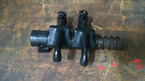 Old McCormick Deering International IH LA LB Engine Rocker Arm Assembly