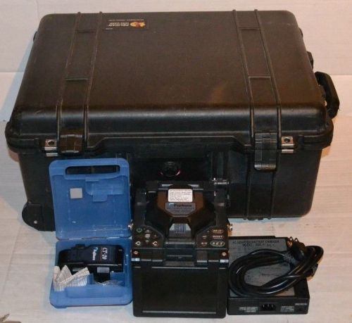 Fujikura FSM-50S Fiber Fusion Splicer w/ CT-20 Cleaver FSM 50S