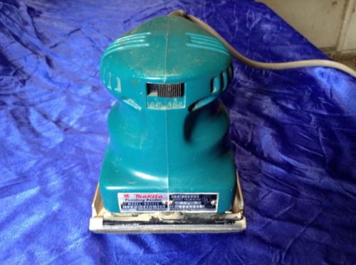 MAKITA FINISH VIBRATORY HAND SANDER MODEL B04510-VERY NICE!