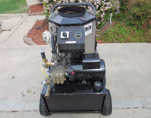 Used Ramteq AV200 Hot Water Diesel/Oil 2/3GPM @ 1000/1400PSI Pressure Washer