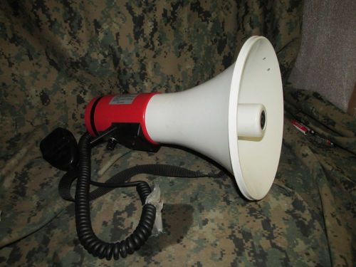 GALLS STREET THUNDER MEGAPHONE USED W SIREN PA SYSTEM HANDHELD MIC.