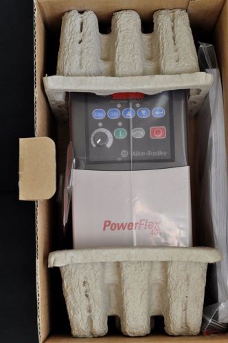 New ALLEN BRADLEY POWERFLEX 40 AC Drive 22B-D1P4N104 .5HP Series A