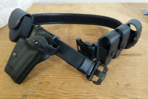 Bianchi  Duty Belt  w/Safariland Holster &amp; Accessories NICE!!!