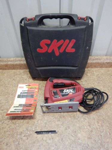 Skil Orbital Jig Saw 5/8&#034; Stroke 800-3250 SPM 120 Volts 3.7 Amps W/ Case &amp; Blade