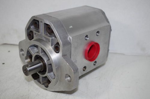 SUNDSTRAND TUROLLA  HYDRAULIC PUMP  # TAP 38S096/1B   32mm  PORTS