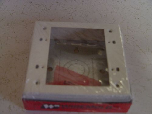 WIREMOLD V5747-2WH WHITE SHALLOW SWITCH  BOX 2- GANG 1-3/8&#034; NEW IN PACKAGE