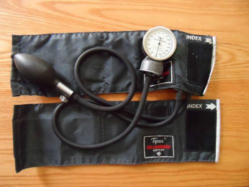 Child/Pediatric Blood Pressure Cuff  Tycos Welch Allyn with extra shells