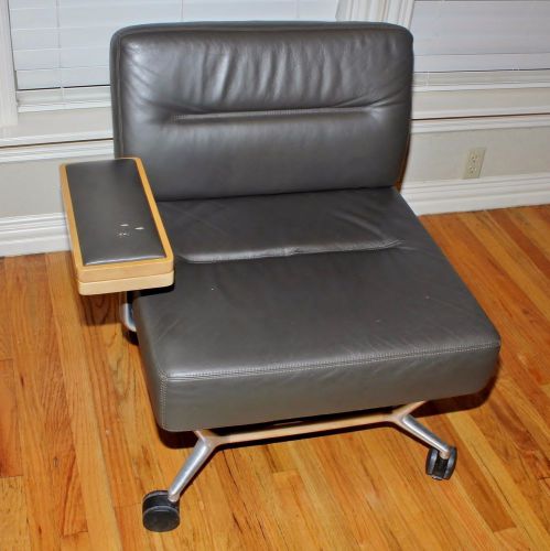 Keilhauer  Lounge Gray Tablet Chair  w Aluminum Base &amp; Storage Tray