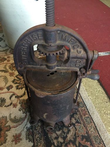 Antique Enterprise MFG Co Cast Iron Sausage/Lard/Wine/Fruit Press 4 Qt. 2092