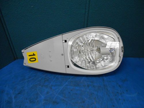 GE Lighting Solotions Cobra Head Street Roadway Light 100W M2AC10Sd0N2GMC31