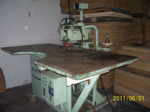 FOLDING MACHINE