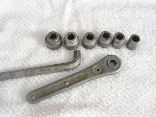 Vintage Ratchet and 6 Socket Set