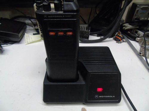 Motorola SABER ll VHF 144-174 MHz. 5 watt with Desk Top Rapid Charger CHEAP!