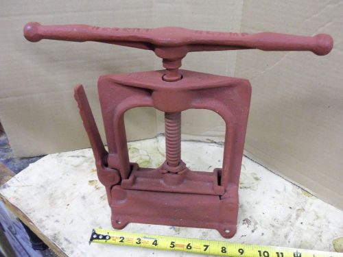 Hebert fire hose clamp with 6&#034; opening at base for sale