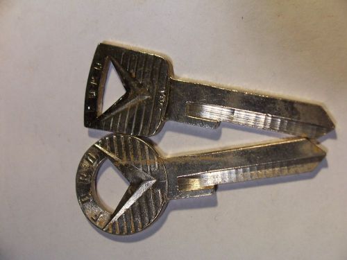 1 SET  VINTAGE FORD MUSTANG  BRIGGS   NOS  1970  KEY BLANK  UNCUT   LOCKSMITH