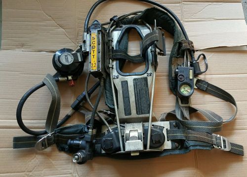 Scott 2.2  Air Pack PASS SCBA Harness 2216 psi FireFighter 04 30 min air tank.