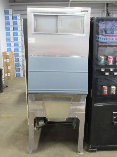 Follet 700lb Ice Storage Bin Model No: LSG700S