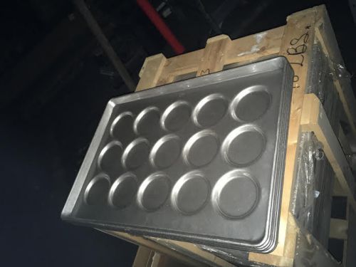 BAKE KING HAMBURGER BUN PANS $180