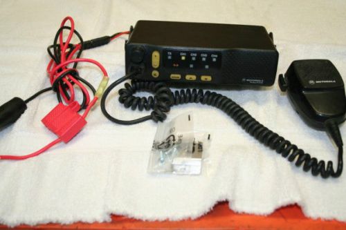 Motorola M1225 UHF Radio